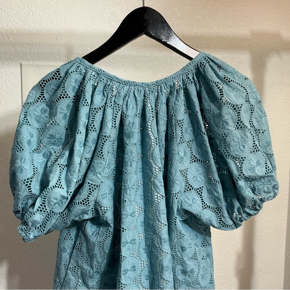 Never a Wallflower Gathered V-Neck Top Beryl Blue Eyelet Size XS - Picture 6 of 12